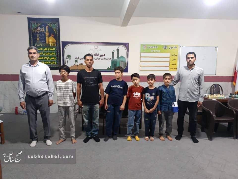 به مناسبت هفته وحدت برگزار شد؛ مسابقات شطرنج در شهرستان حاجی‌آباد