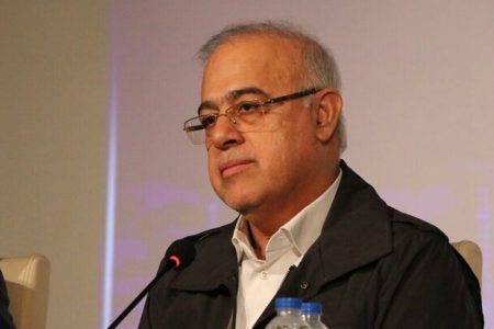 استاندار: ظرفیتهای دریایی هرمزگان باید به موتور پایدار رشد اقتصادی تبدیل شود استاندار: ظرفیتهای دریایی هرمزگان باید به موتور پایدار رشد اقتصادی تبدیل شود