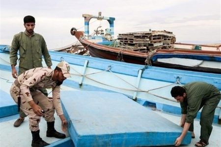 ضربه مهلک مرزبانان هرمزگان به شبکه قاچاق سوخت / توقیف ۲ میلیون لیتر گازوئیل قاچاق