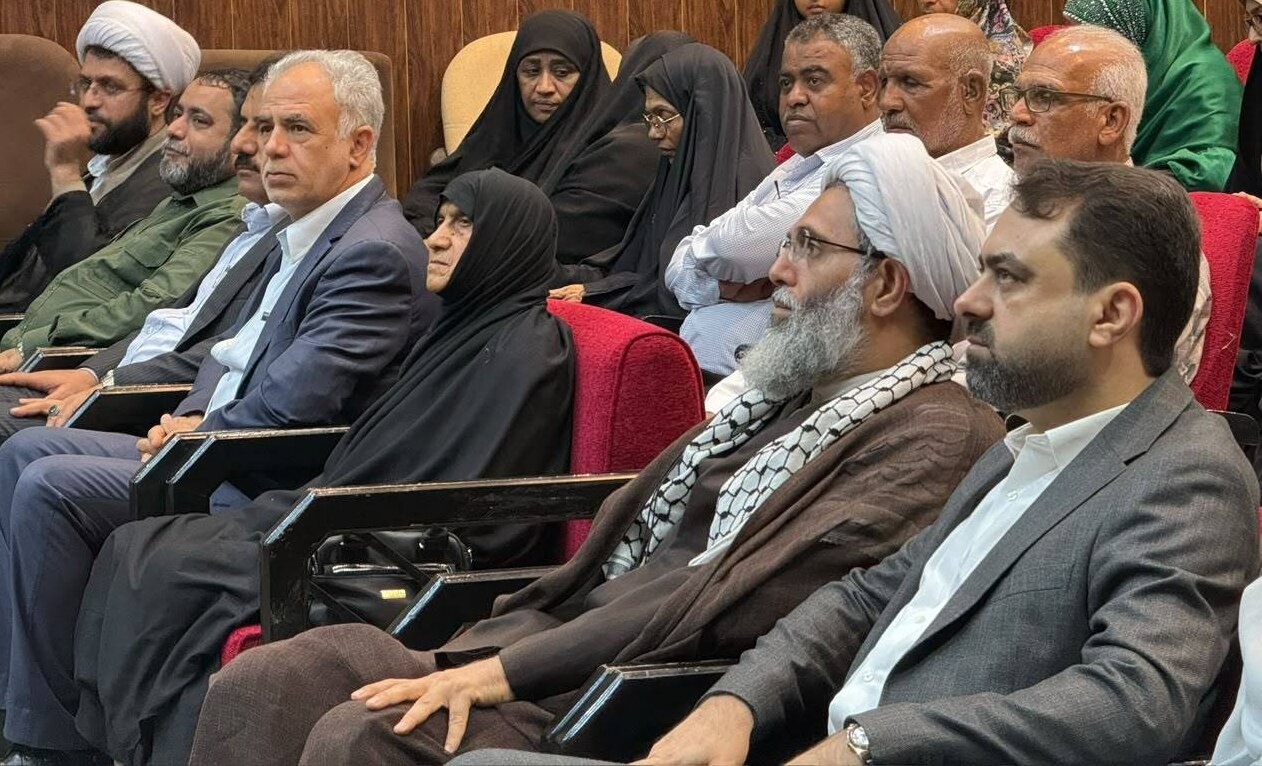 معاون منطقه آزاد قشم: هنر، زبان اثرگذار تبیین ارزشها و تقویت هویت اجتماعی است معاون منطقه آزاد قشم: هنر، زبان اثرگذار تبیین ارزشها و تقویت هویت اجتماعی است