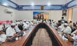 شیعه و سنی در کنار یکدیگر مقابل دشمن ایستادگی کردند