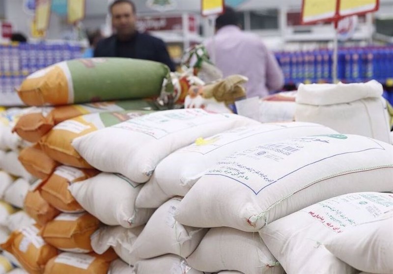کشتی حامل برنج وارداتی در هرمزگان پهلو گرفت
