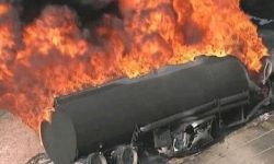 انفجار تانکر سوخت در محور سنندج و جان‌باختن ۱۱ نفر
