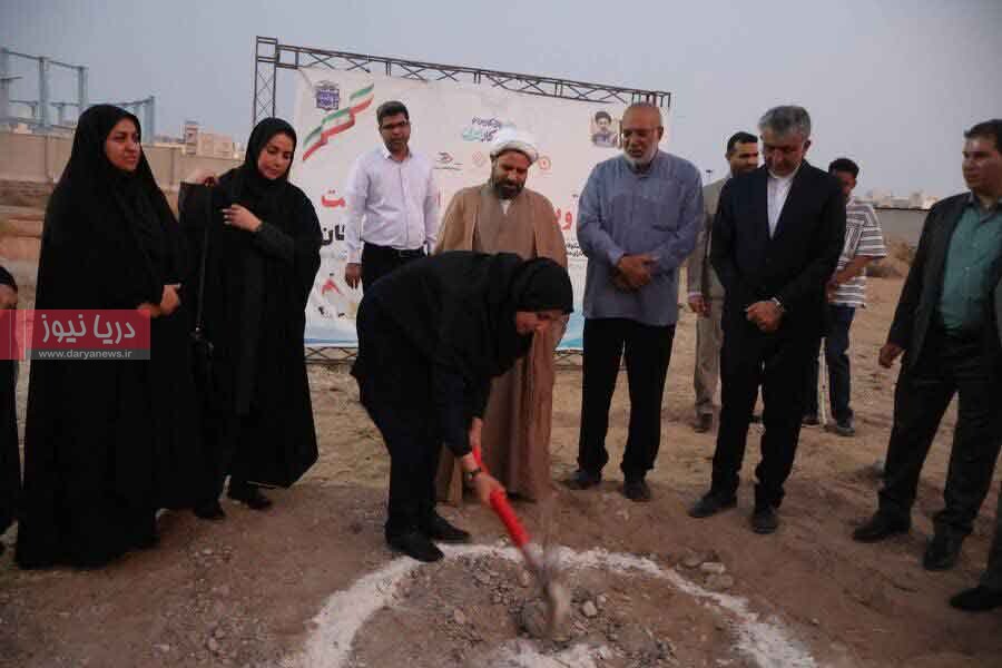 گلنگ «خانه هنر افراد دارای معلولیت» در بندرعباس به زمین زده شد گلنگ «خانه هنر افراد دارای معلولیت» در بندرعباس به زمین زده شد